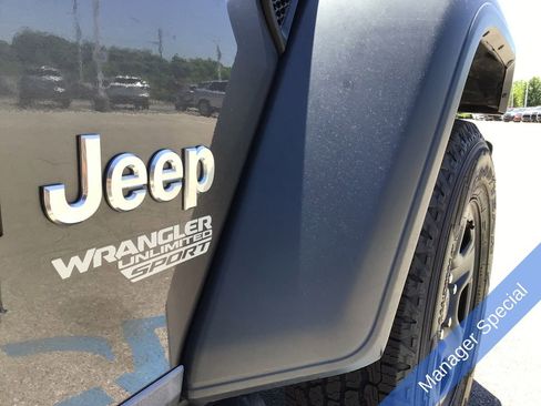Used 2019 Jeep Wrangler Unlimited Sport AWD/4WD image 16