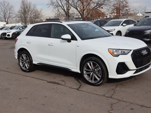 Used 2022 Audi Q3 2.0T Premium w/ Black Optic Sport Package image 3