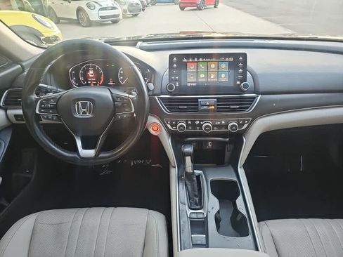 Used 2018 Honda Accord Touring image 5