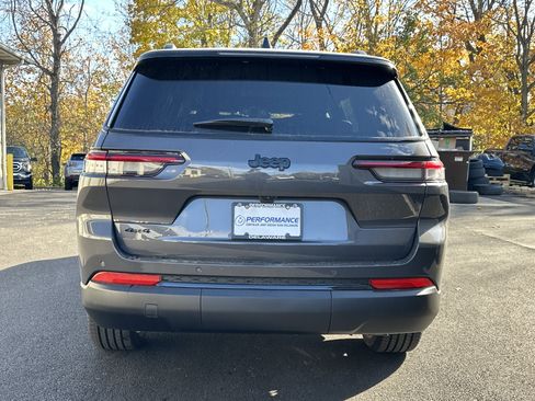 New 2025 Jeep Grand Cherokee L Altitude image 16