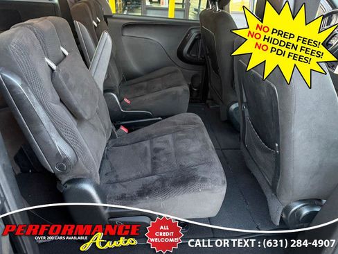 Used 2017 Dodge Grand Caravan SE image 23