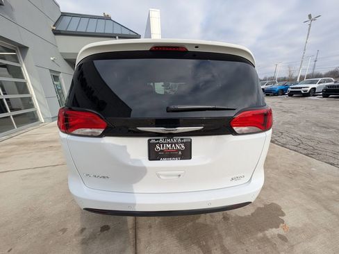New 2026 Chrysler Voyager LX image 11