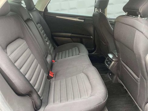 Used 2015 Ford Fusion SE image 19