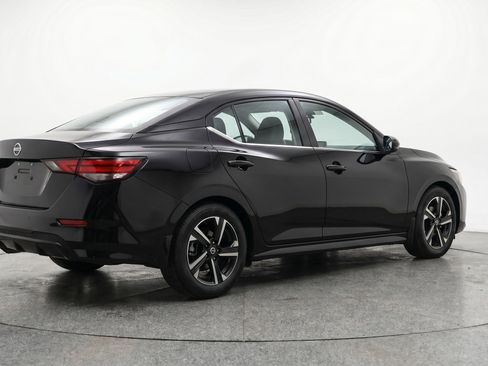 Used 2025 Nissan Sentra SV FWD image 9