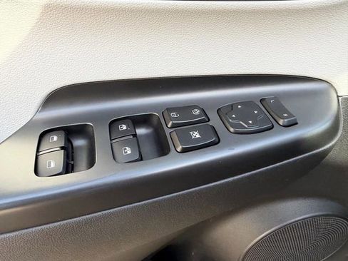 Used 2022 Hyundai Kona SEL w/ Convenience Package image 17