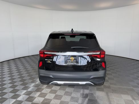 Used 2023 Kia Seltos LX AWD/4WD image 9