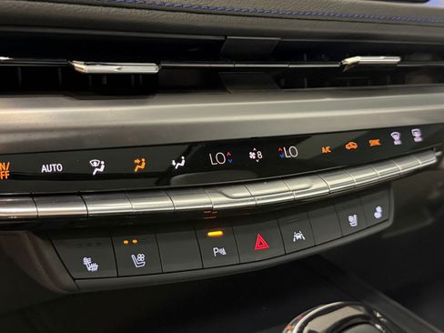Certified 2024 Cadillac XT4 Sport FWD image 30