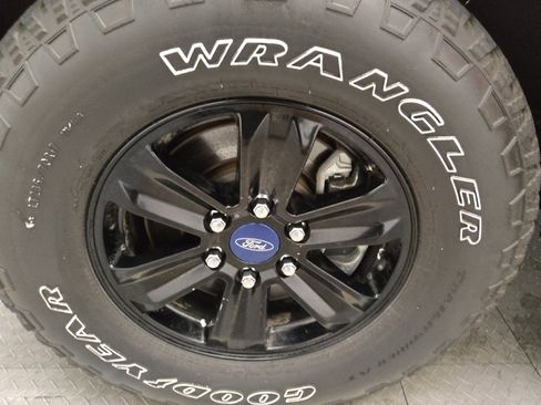 Used 2018 Ford F150 XLT w/ Equipment Group 302A Luxury RWD image 31