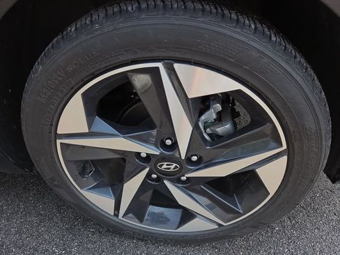 Certified 2023 Hyundai Elantra Limited FWD image 26