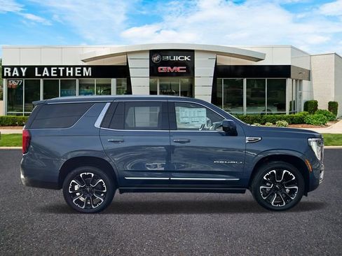 New 2026 GMC Yukon Denali w/ Sun & Power Step Package image 6