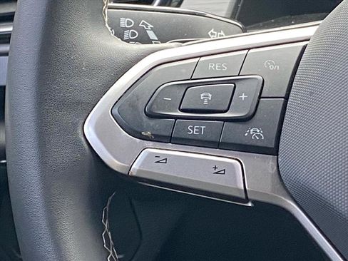 Certified 2024 Volkswagen Atlas Cross Sport SE image 7