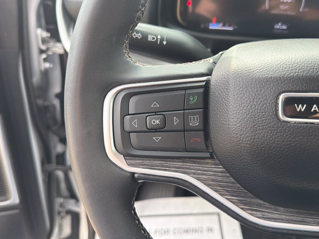 Used 2024 Jeep Wagoneer L Series II RWD image 18