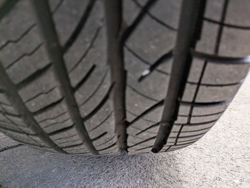 Certified 2021 Ford Explorer XLT w/ Equipment Group 202A image 11