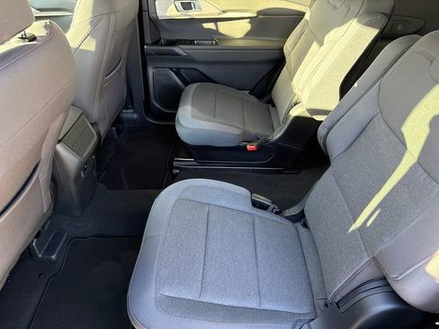 New 2026 Ford Explorer Active RWD image 18