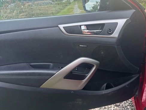 Used 2016 Hyundai Veloster w/ Option Group 02 image 12