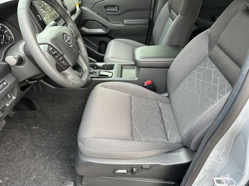 New 2026 Nissan Frontier SV w/ SV Convenience Package image 9