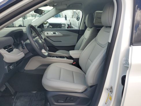 New 2026 Ford Explorer Active w/ Active Comfort Package image 10