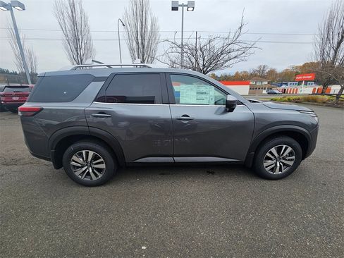 New 2025 Nissan Pathfinder SL w/ Lighting Package (N92) image 3