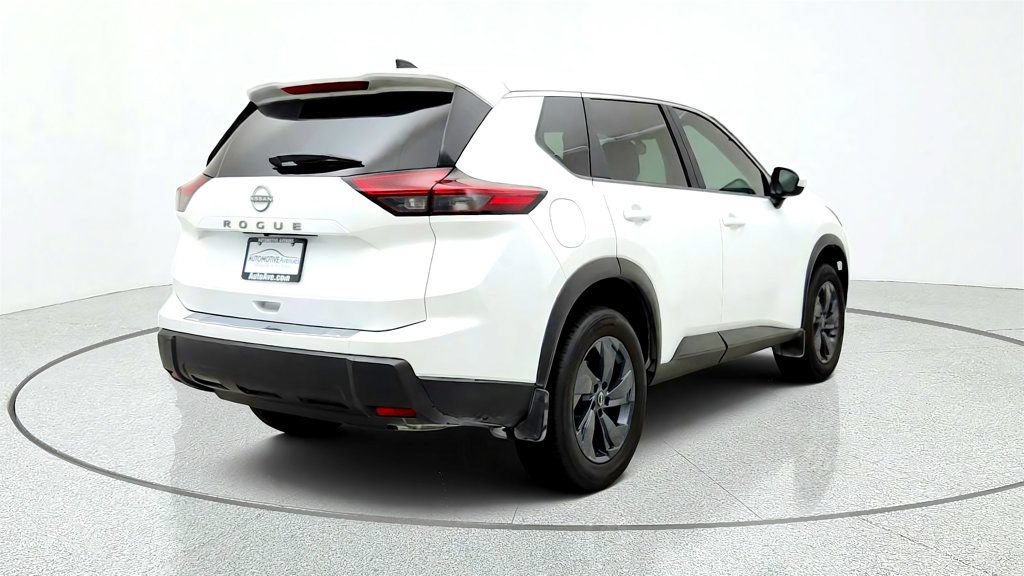 Used 2026 Nissan Rogue SV FWD image 5