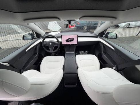 Used 2023 Tesla Model Y Long Range image 18