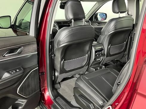 Used 2022 Jeep Grand Cherokee L Limited AWD/4WD image 23