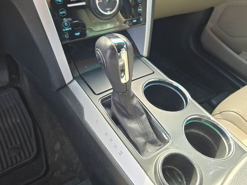 Used 2013 Ford Explorer Limited image 17