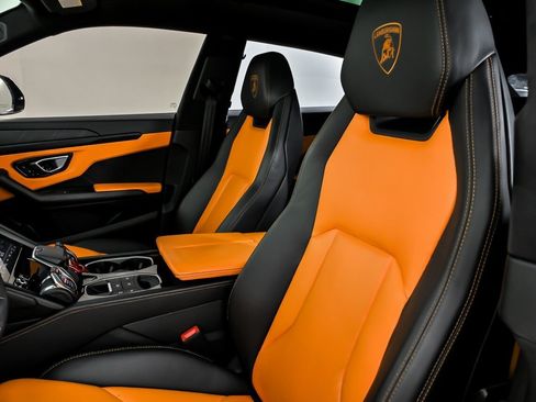 Used 2022 Lamborghini Urus AWD/4WD image 23
