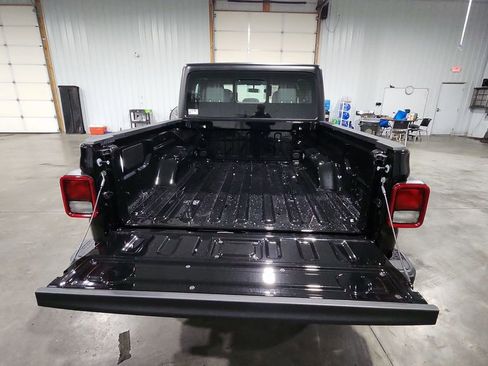 New 2026 Jeep Gladiator Sport AWD/4WD image 30