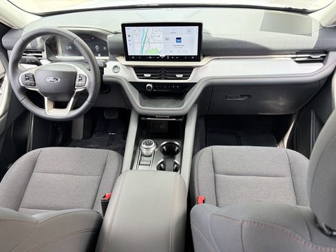 Used 2025 Ford Explorer Active RWD image 15