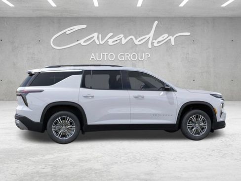 New 2026 Chevrolet Traverse LT w/ Driver Confidence Package FWD image 5