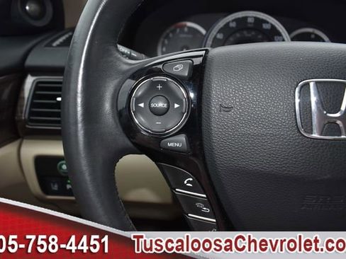 Used 2017 Honda Accord Touring image 28