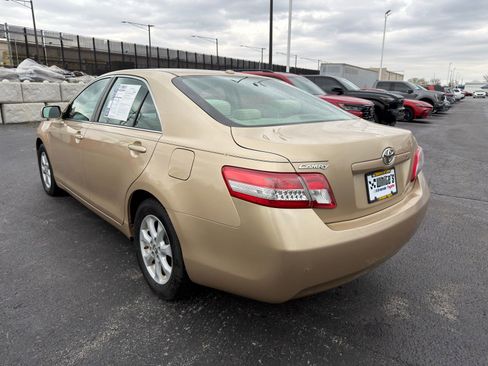 Used 2011 Toyota Camry LE w/ LE Extra-Value Pkg image 5