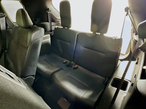 Used 2024 Mitsubishi Outlander SE image 26