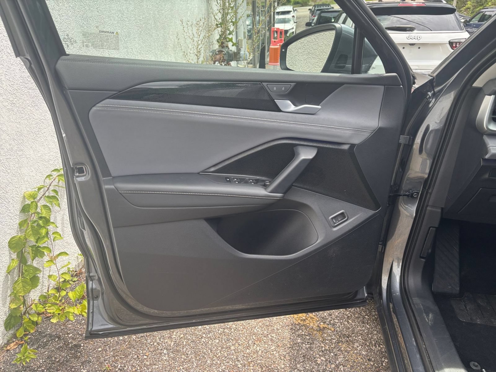Used 2026 Volkswagen Tiguan SE AWD/4WD image 18