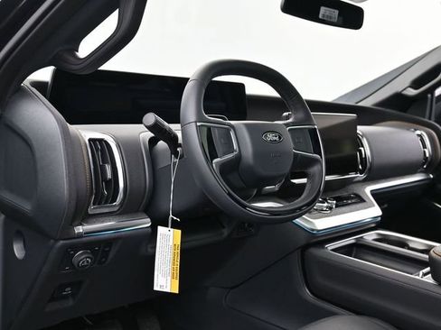 Used 2025 Ford Expedition Tremor image 13