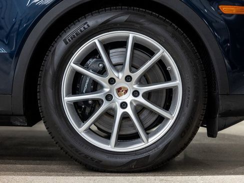 Certified 2025 Porsche Cayenne S image 19
