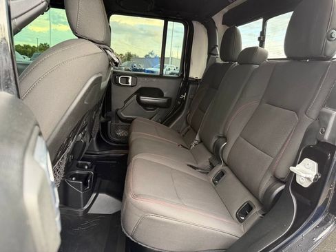 Used 2020 Jeep Gladiator Rubicon AWD/4WD image 17