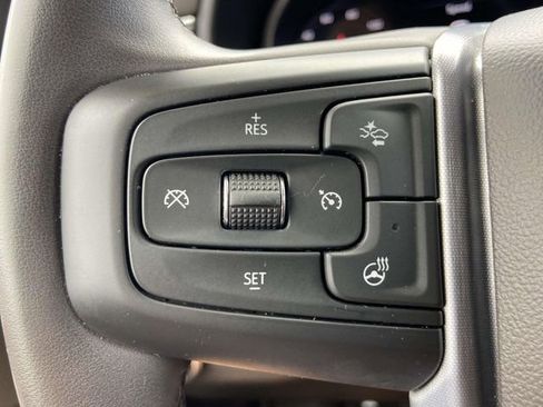 Certified 2024 GMC Yukon XL SLT w/ SLT Luxury Package AWD/4WD image 17