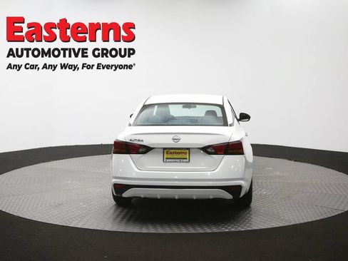Used 2024 Nissan Altima 2.5 S FWD image 39