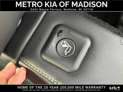 Used 2025 Kia Telluride S AWD/4WD image 34