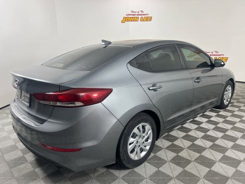 Used 2017 Hyundai Elantra SE image 5