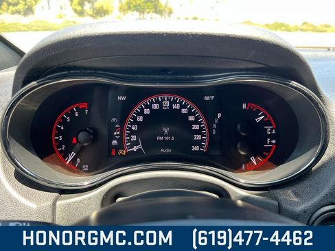 Used 2019 Dodge Durango GT image 38