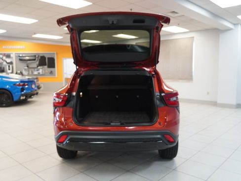 Used 2024 Chevrolet Trax RS w/ Driver Confidence Package image 9