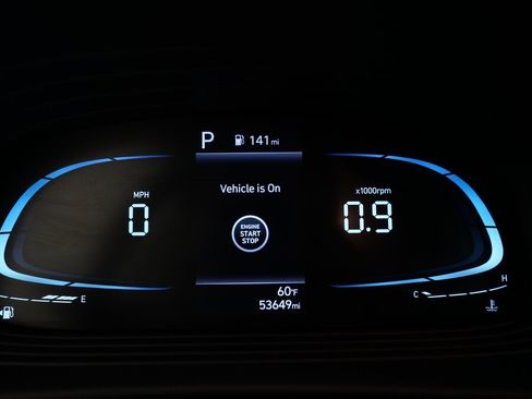 Used 2023 Hyundai Venue Limited w/ Cargo Package image 2