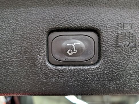 Used 2022 Ford Edge Titanium w/ Class II Trailer Tow Package image 27