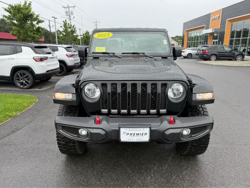 Used 2023 Jeep Gladiator Rubicon w/ Cold Weather Group AWD/4WD image 2