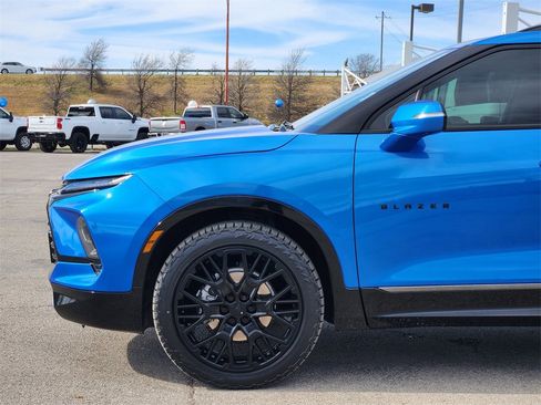 Certified 2024 Chevrolet Blazer RS w/ Driver Confidence II Package image 8