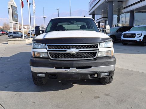 Used 2006 Chevrolet Silverado 2500 LT w/ Heavy-Duty Power Package image 9