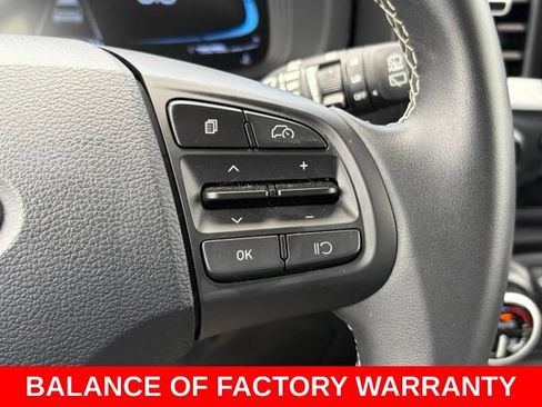 Used 2025 Hyundai Venue Limited FWD image 21