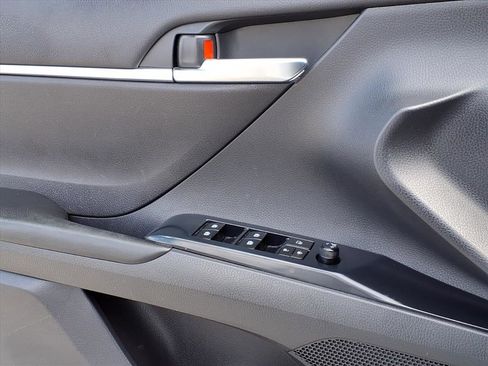 Used 2018 Toyota Camry SE image 26